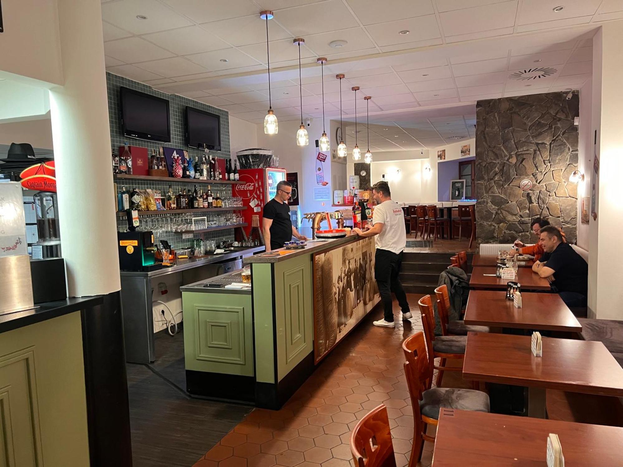 Pohostinstvi V Holi Hotel Prŭhonice Ngoại thất bức ảnh